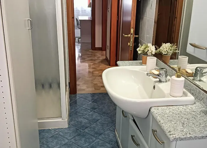 Bed and Breakfast Comfort In *